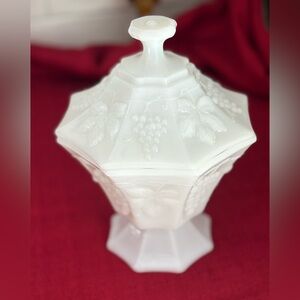 Anchor Hocking Milk Glass Footed Candy/Compote Dish w/Lid. Leaves & Grape Design